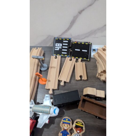 KidKraft & Tiny Conductors Wooden Train & City Playset Lot w/Magnetic Trains - Picture 7 of 9